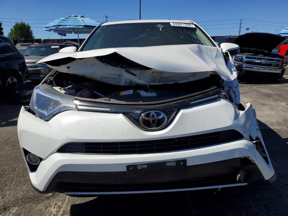 62801596 :رقم المزاد ، JTMWFREV5HD106742 vin ، 2017 Toyota Rav4 مزاد بيع