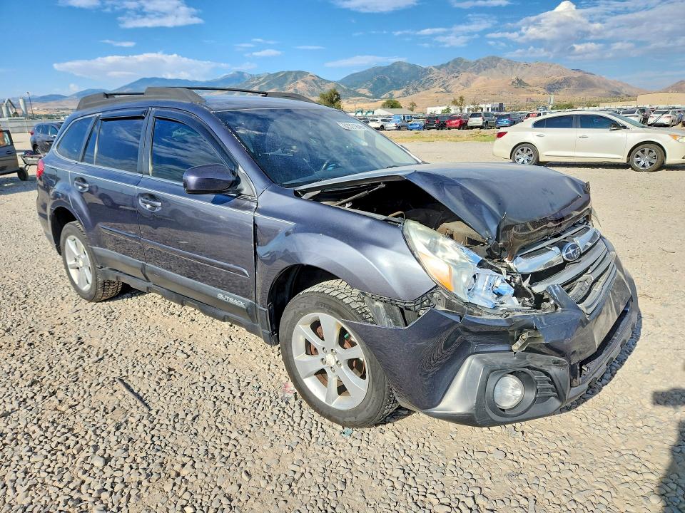 62521846 :رقم المزاد ، 4S4BRBCC1E3228087 vin ، 2014 Subaru Outback مزاد بيع