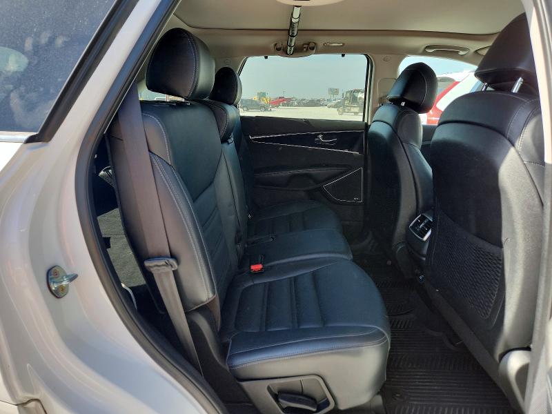 59607056 :رقم المزاد ، 5XYPK4A52HG325183 vin ، 2017 Kia Sorento مزاد بيع
