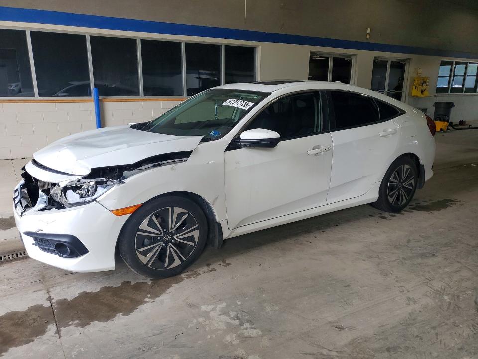 Auction sale of the 2018 Honda Civic, vin: JHMFC1F35JX006604, lot number: 61917786