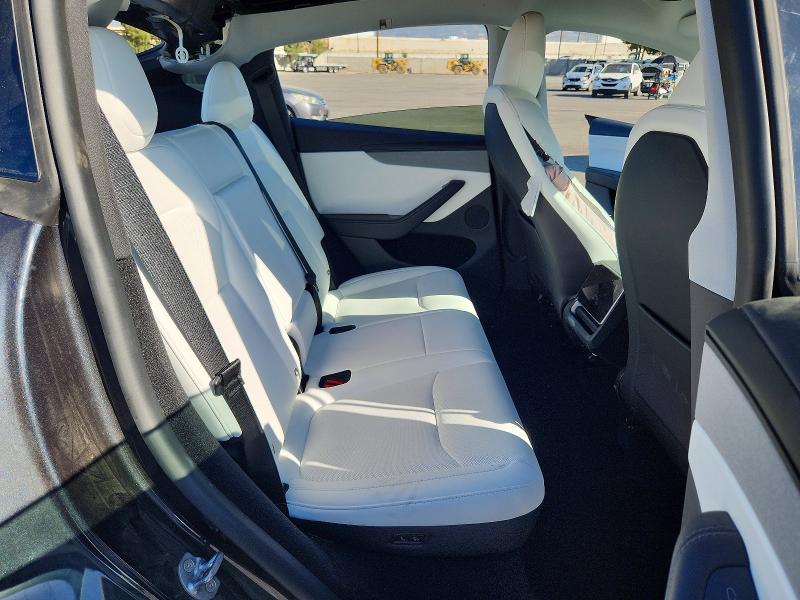 61916176 :رقم المزاد ، 7SAYGDED7TF559054 vin ، 2026 Tesla Model Y مزاد بيع