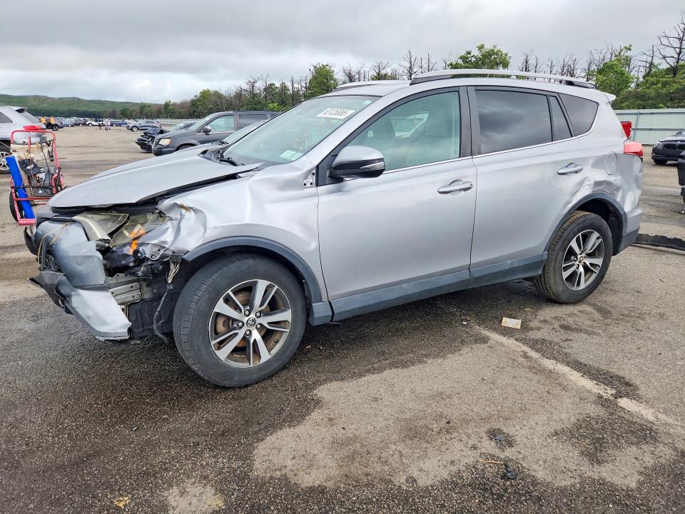 63126886 :رقم المزاد ، 2T3RFREV5HW569383 vin ، 2017 Toyota Rav4 مزاد بيع
