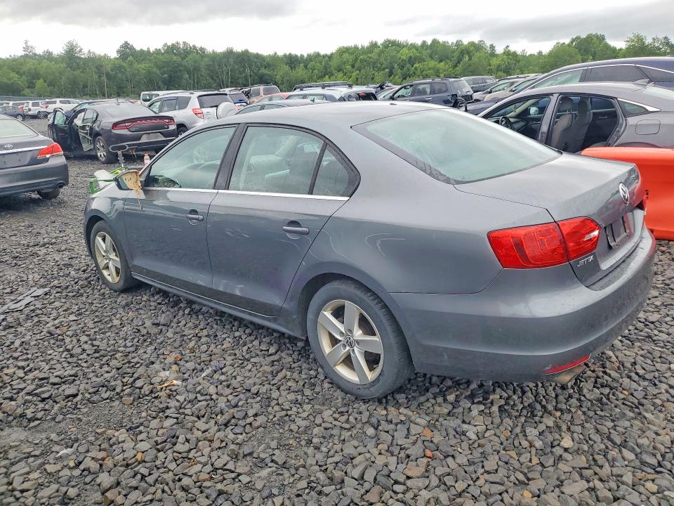 59221126 :رقم المزاد ، 3VWDP7AJ5DM218528 vin ، 2013 Volkswagen Jetta مزاد بيع