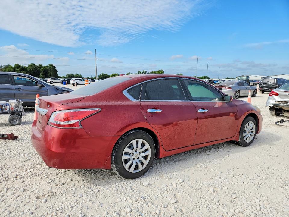 2015 Nissan Altima მანქანა იყიდება აუქციონზე, vin: 1N4AL3AP9FN305121, აუქციონის ნომერი: 59679656