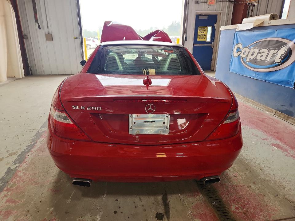 61105796 :رقم المزاد ، WDDPK4HA7FF109760 vin ، 2015 Mercedes-benz Slk مزاد بيع
