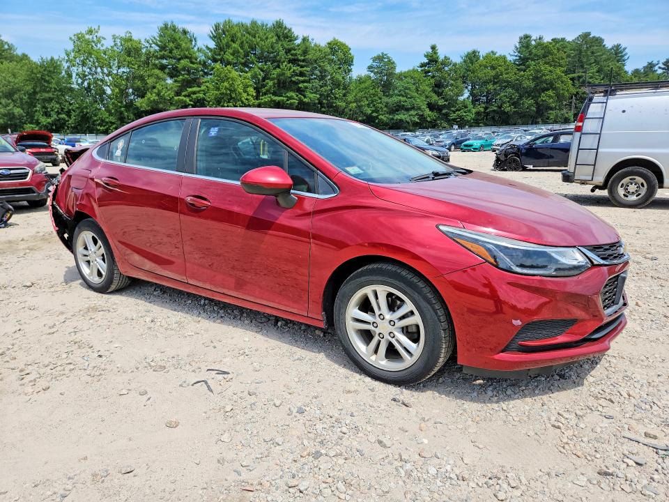 61146566 :رقم المزاد ، 1G1BE5SM9J7240513 vin ، 2018 Chevrolet Cruze مزاد بيع
