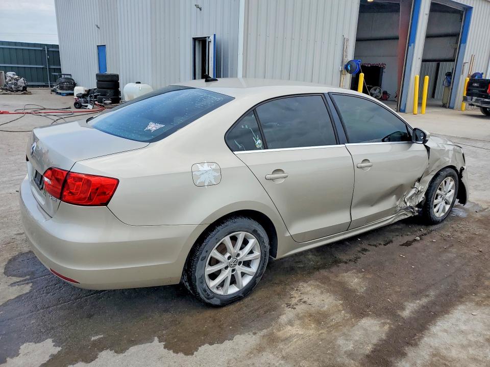 60587396 :رقم المزاد ، 3VWDX7AJXDM303915 vin ، 2013 Volkswagen Jetta مزاد بيع
