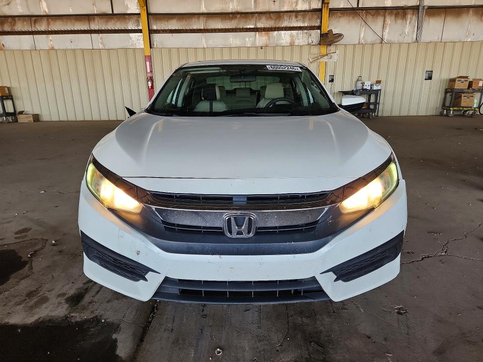 60052246 :رقم المزاد ، 19XFC2F7XJE010786 vin ، 2018 Honda Civic مزاد بيع