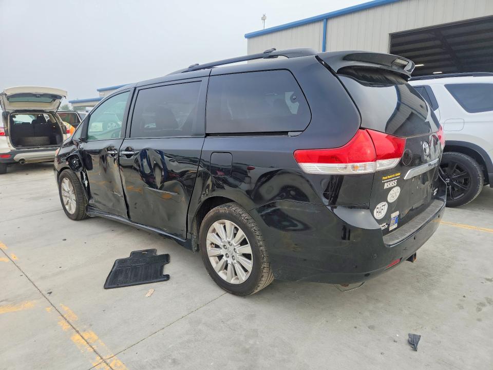61862106 :رقم المزاد ، 5TDDK3DC6ES072021 vin ، 2014 Toyota Sienna مزاد بيع