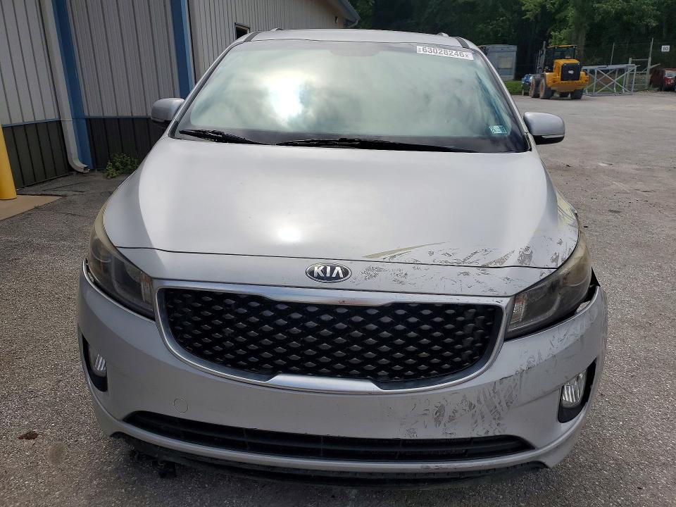 63028246 :رقم المزاد ، KNDMC5C13F6022719 vin ، 2015 Kia Sedona مزاد بيع