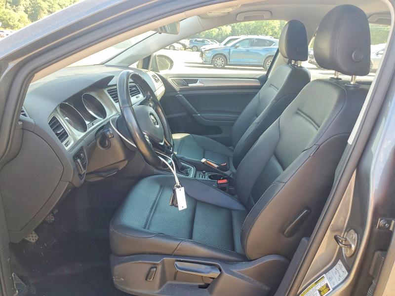 61558166 :رقم المزاد ، 3VW117AU5HM040110 vin ، 2017 Volkswagen Golf مزاد بيع