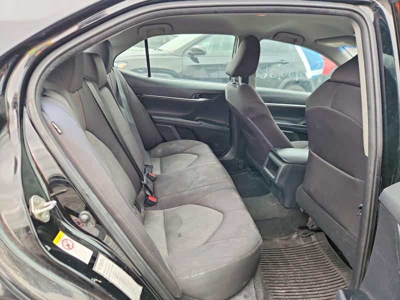 62023526 :رقم المزاد ، 4T1B11HK2KU742490 vin ، 2019 Toyota Camry مزاد بيع