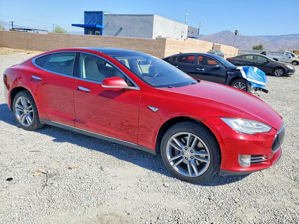 61232486 :رقم المزاد ، 5YJSA1H19EFP49798 vin ، 2014 Tesla Model S مزاد بيع