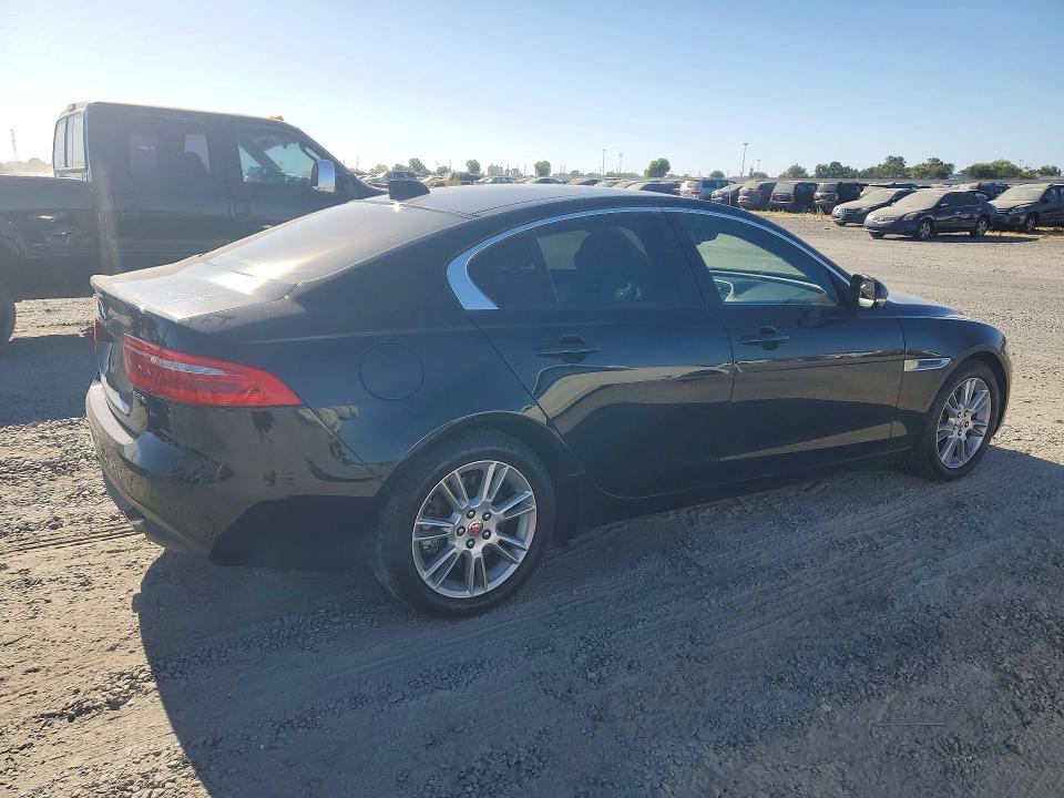 Auction sale of the 2017 Jaguar Xe, vin: SAJAR4BG6HA976593, lot number: 61320776