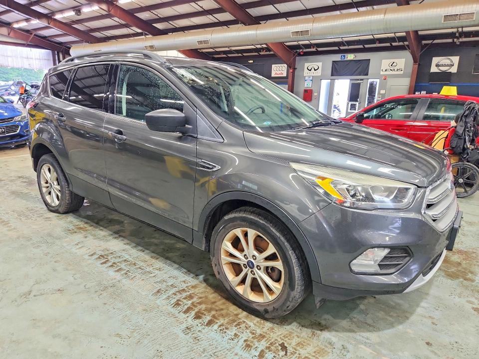 2017 Ford Escape მანქანა იყიდება აუქციონზე, vin: 1FMCU9GD8HUB94372, აუქციონის ნომერი: 58989076