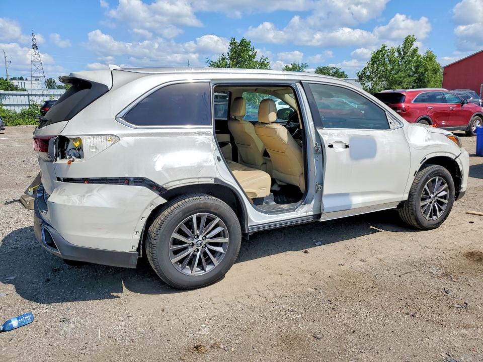61308166 :رقم المزاد ، 5TDJZRFH7JS553075 vin ، 2018 Toyota Highlander مزاد بيع
