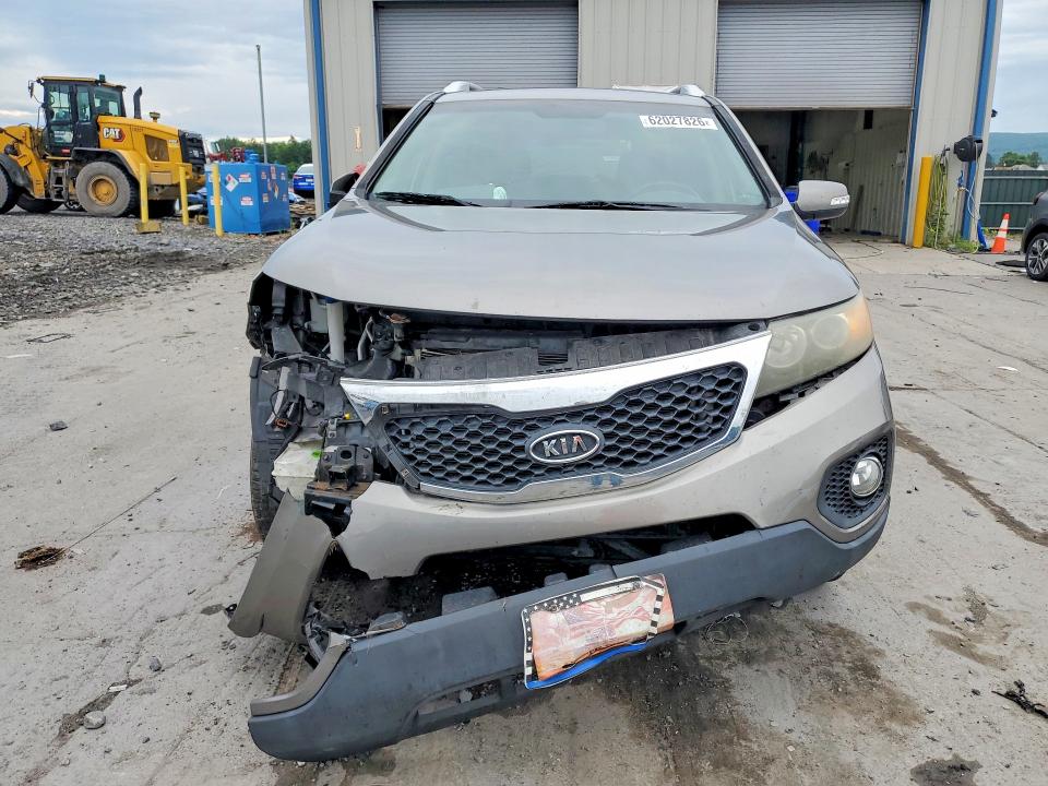 62027826 :رقم المزاد ، 5XYKU4A20BG043125 vin ، 2011 Kia Sorento مزاد بيع