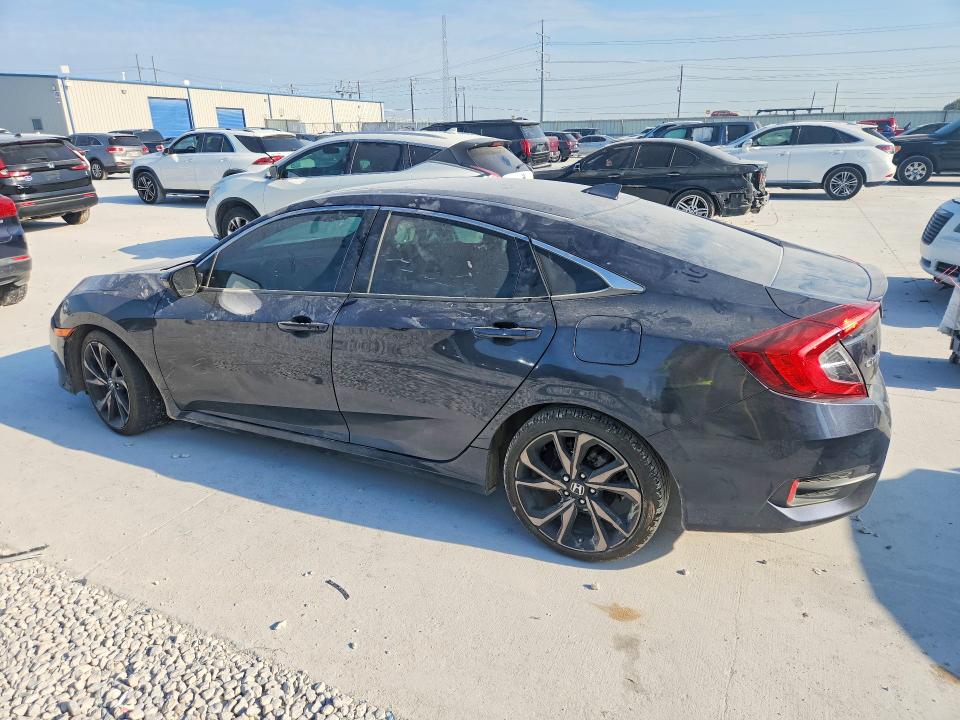 63028686 :رقم المزاد ، 19XFC1F79HE015613 vin ، 2017 Honda Civic مزاد بيع