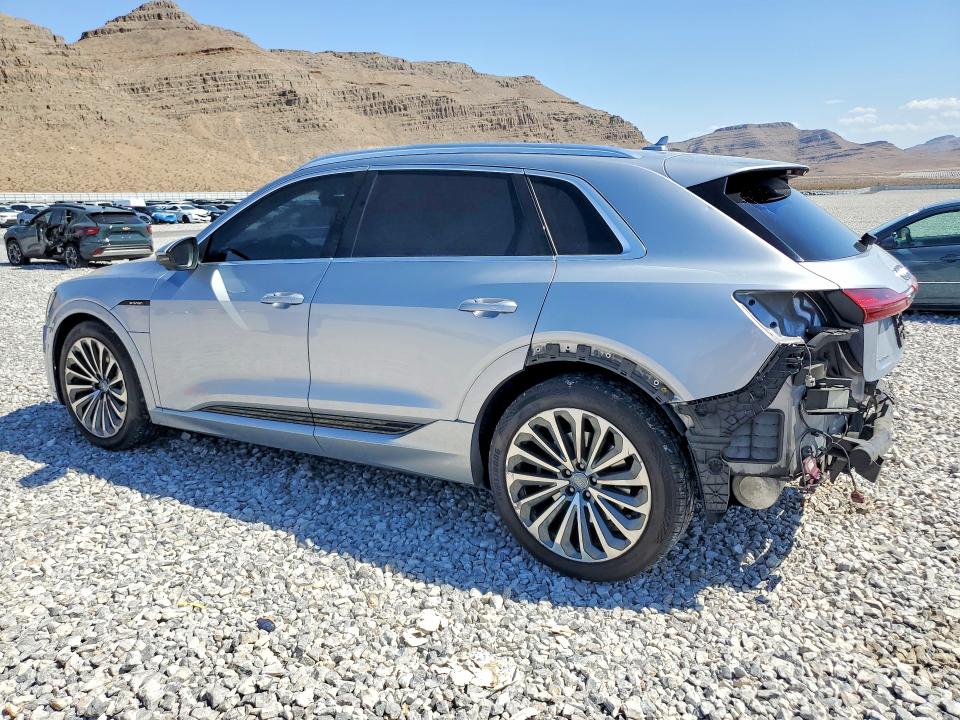 Продаж на аукціоні авто 2019 Audi E-tron, vin: WA1VAAGE4KB020182, номер лоту: 62319226
