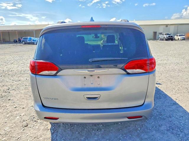 61428746 :رقم المزاد ، 2C4RC1DG0LR265698 vin ، 2020 Chrysler Voyager مزاد بيع