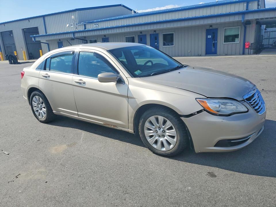 62928096 :رقم المزاد ، 1C3CCBAB3EN124097 vin ، 2014 Chrysler 200 مزاد بيع
