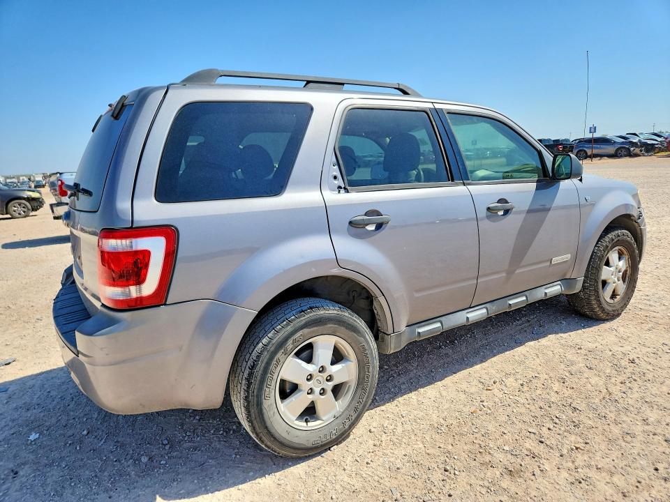 61902776 :رقم المزاد ، 1FMCU03188KC39815 vin ، 2008 Ford Escape مزاد بيع
