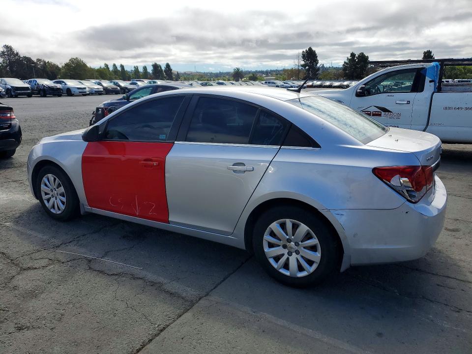 62295106 :رقم المزاد ، 1G1PC5SH8B7119228 vin ، 2011 Chevrolet Cruze مزاد بيع