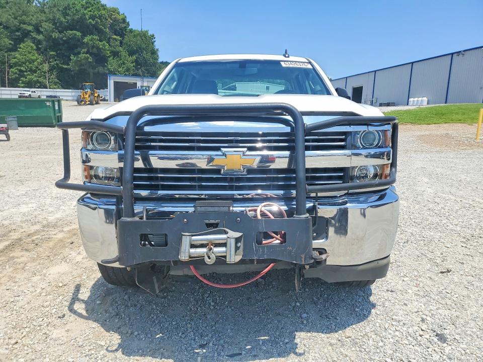 63426376 :رقم المزاد ، 1GC1KUEG0JF208423 vin ، 2018 Chevrolet Silverado مزاد بيع