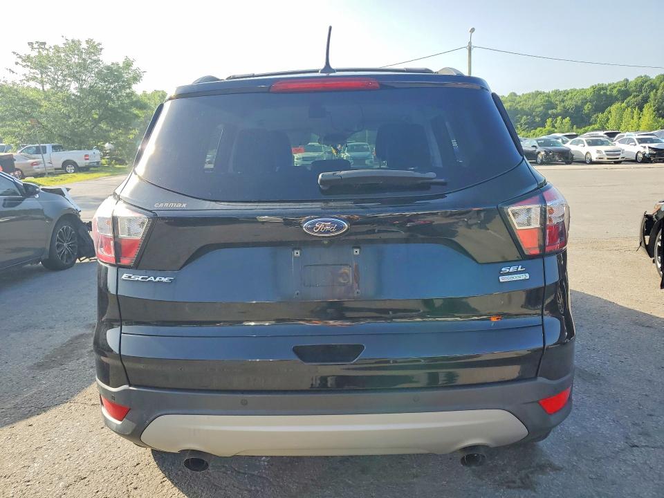 59285406 :رقم المزاد ، 1FMCU0HD4JUC39856 vin ، 2018 Ford Escape مزاد بيع