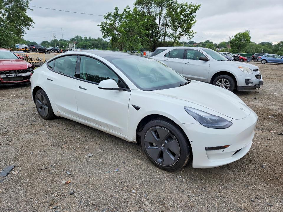 Продажа на аукционе авто 2023 Tesla Model 3, vin: 5YJ3E1EAXPF559220, номер лота: 61342636