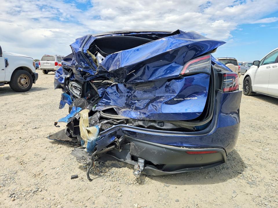 Продажа на аукционе авто 2023 Tesla Model Y, vin: 7SAYGDEE8PF900461, номер лота: 60616396