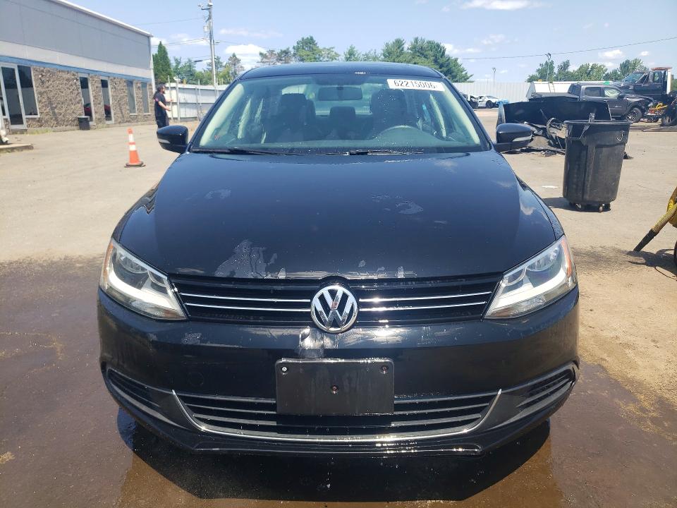 62215006 :رقم المزاد ، 3VWDP7AJ4DM256087 vin ، 2013 Volkswagen Jetta مزاد بيع