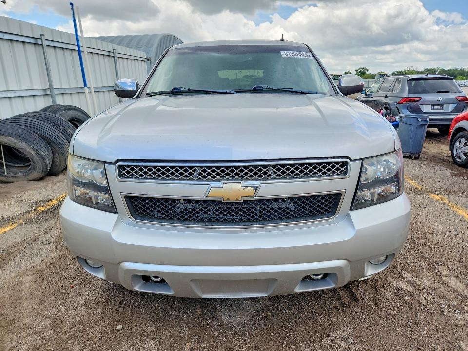 2013 Chevrolet Suburban მანქანა იყიდება აუქციონზე, vin: 1GNSKKE70DR290995, აუქციონის ნომერი: 61599526