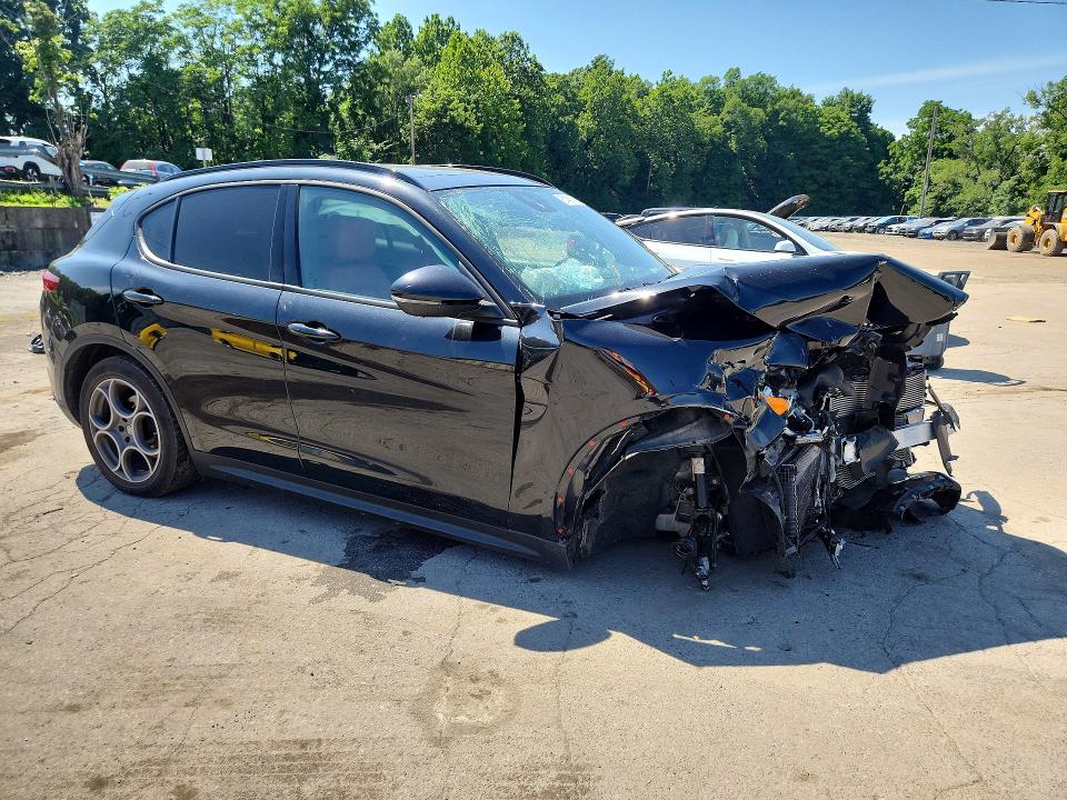 61481016 :رقم المزاد ، ZASPAKANXN7D24726 vin ، 2022 Alfa Romeo Stelvio مزاد بيع