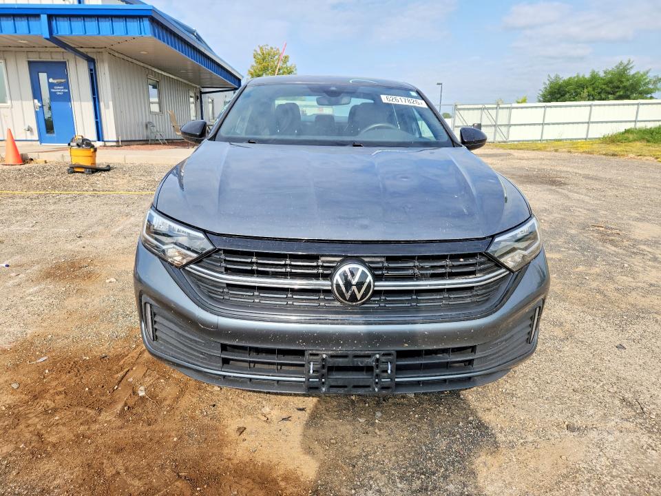 62617826 :رقم المزاد ، 3VWBM7BU2RM038049 vin ، 2024 Volkswagen Jetta مزاد بيع