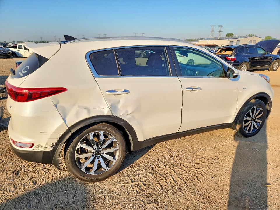 60388786 :رقم المزاد ، KNDPNCAC5H7220988 vin ، 2017 Kia Sportage مزاد بيع