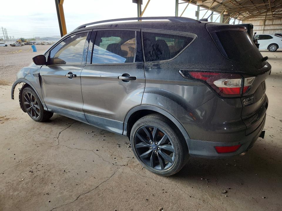 2017 Ford Escape მანქანა იყიდება აუქციონზე, vin: 1FMCU0J9XHUD19940, აუქციონის ნომერი: 61018536