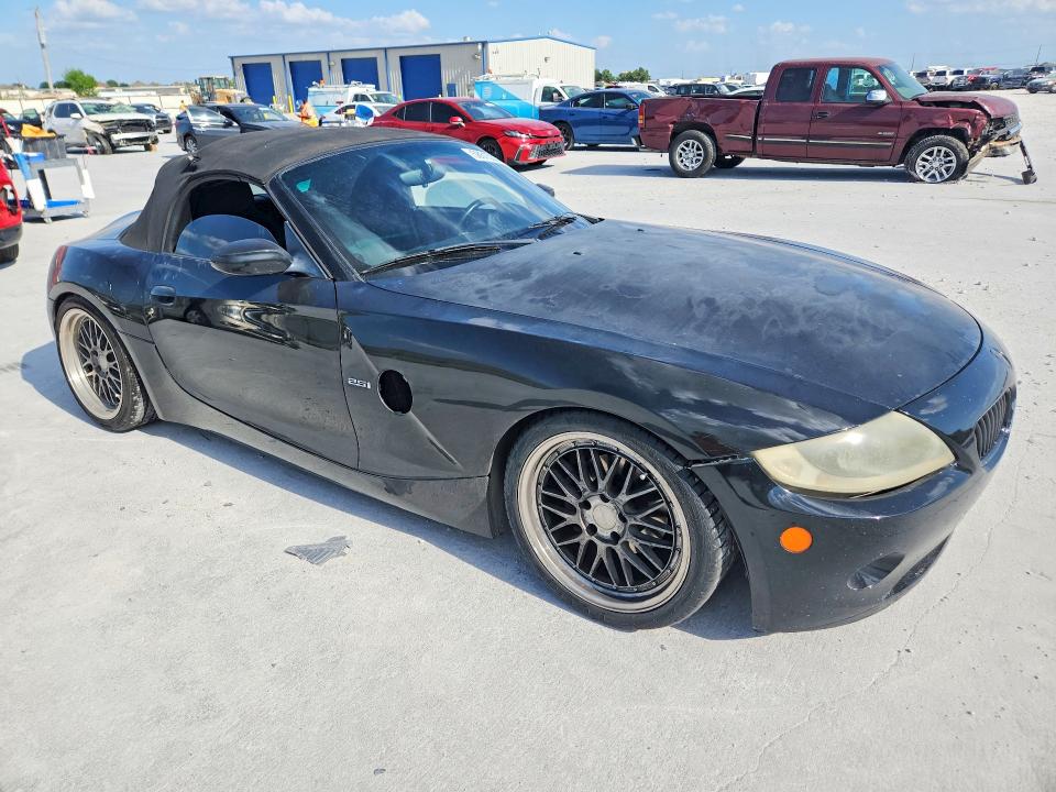 58615336 :رقم المزاد ، 4USBT33595LR70230 vin ، 2005 Bmw Z4 مزاد بيع
