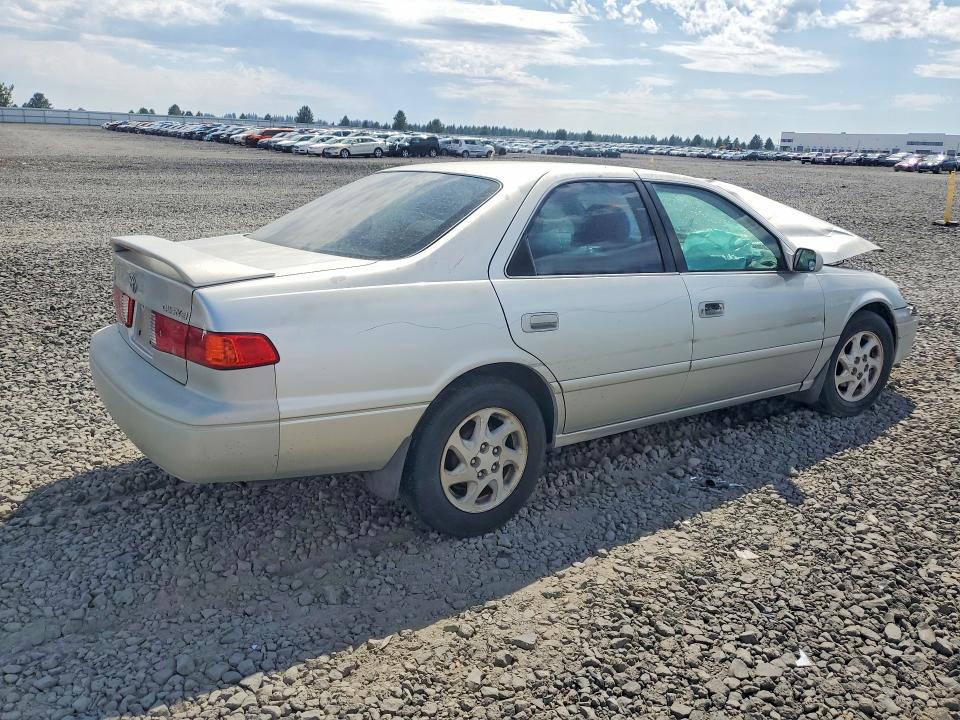 61540836 :رقم المزاد ، 4T1BG22K41U041185 vin ، 2001 Toyota Camry مزاد بيع