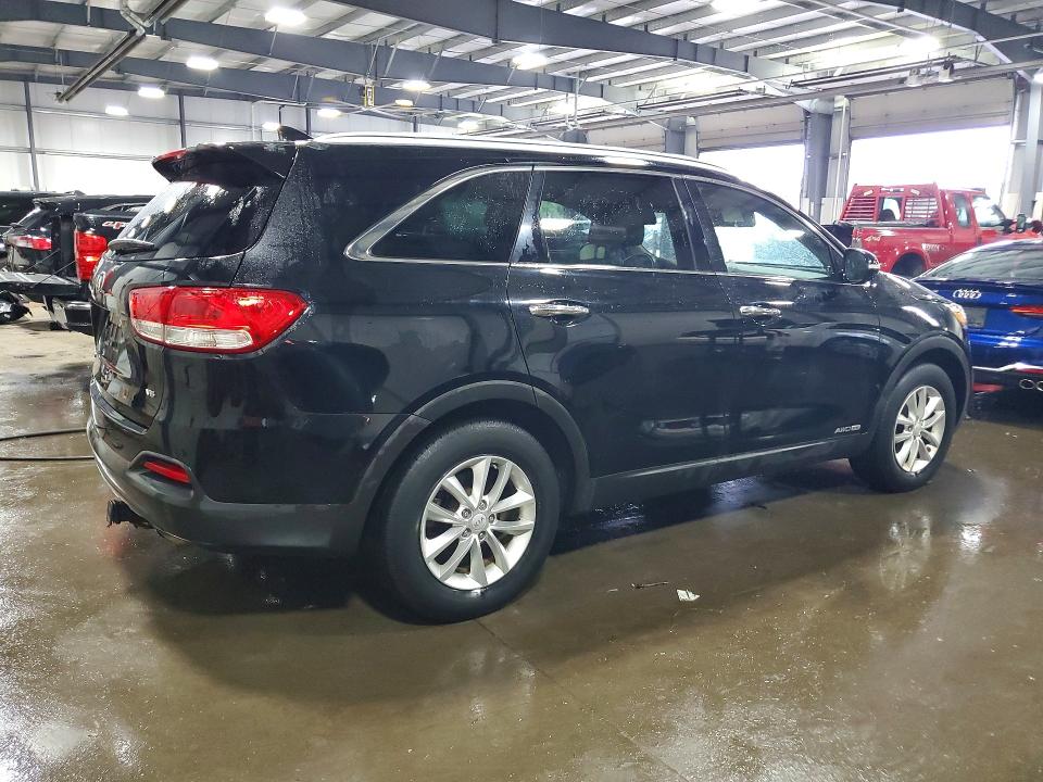 60243046 :رقم المزاد ، 5XYPGDA57JG421060 vin ، 2018 Kia Sorento مزاد بيع