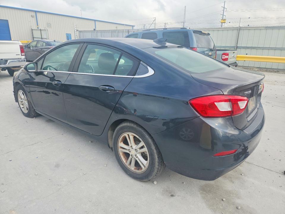61019966 :رقم المزاد ، 1G1BE5SM6J7125609 vin ، 2018 Chevrolet Cruze مزاد بيع