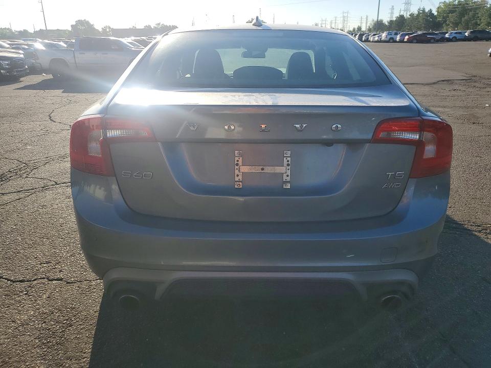 2018 Volvo S60 მანქანა იყიდება აუქციონზე, vin: YV140MTL1J2460637, აუქციონის ნომერი: 61027386