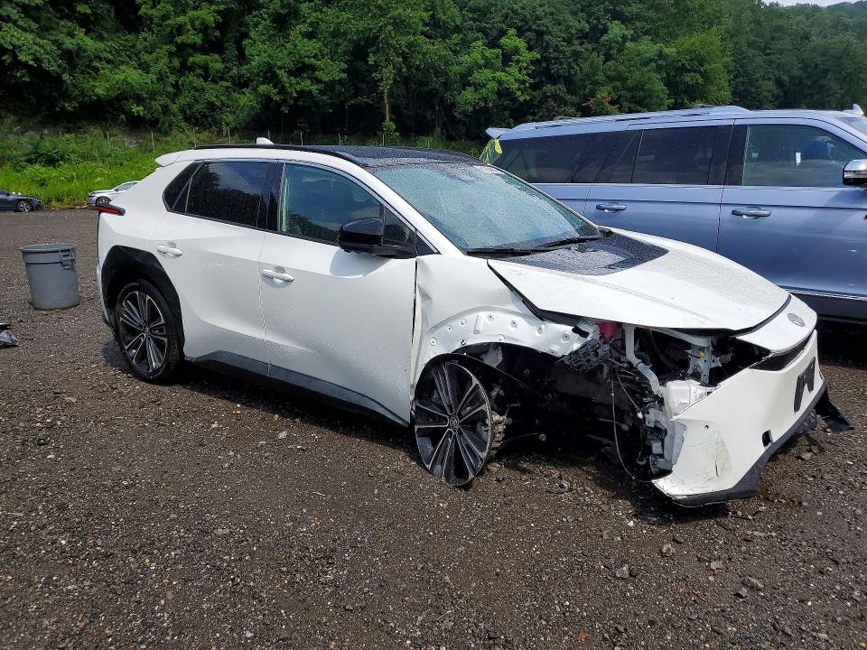 61732906 :رقم المزاد ، JTMABACA4RA078894 vin ، 2024 Toyota Bz4x مزاد بيع