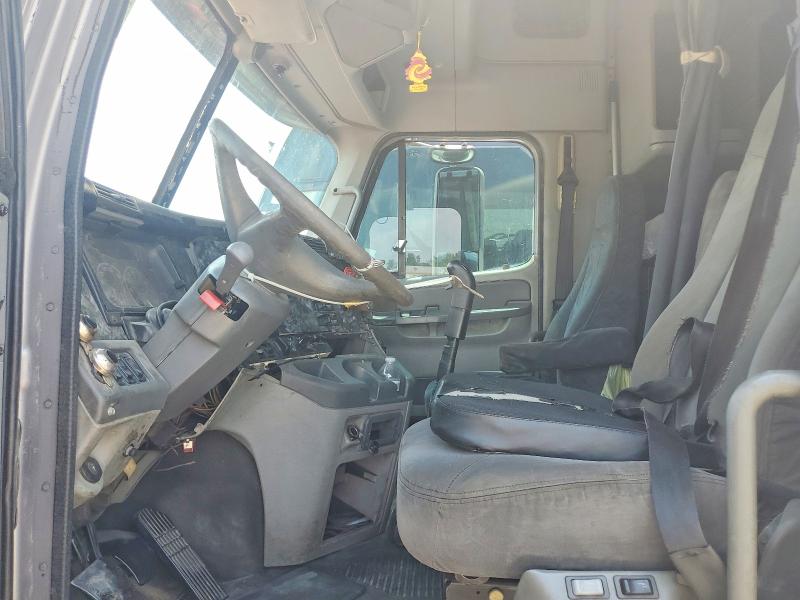 60999306 :رقم المزاد ، 1FUJA6BD31LH66871 vin ، 2001 Freightliner Columbia 1 مزاد بيع