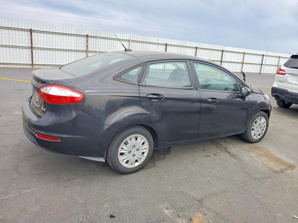 60127976 :رقم المزاد ، 3FADP4AJ8FM195921 vin ، 2015 Ford Fiesta مزاد بيع