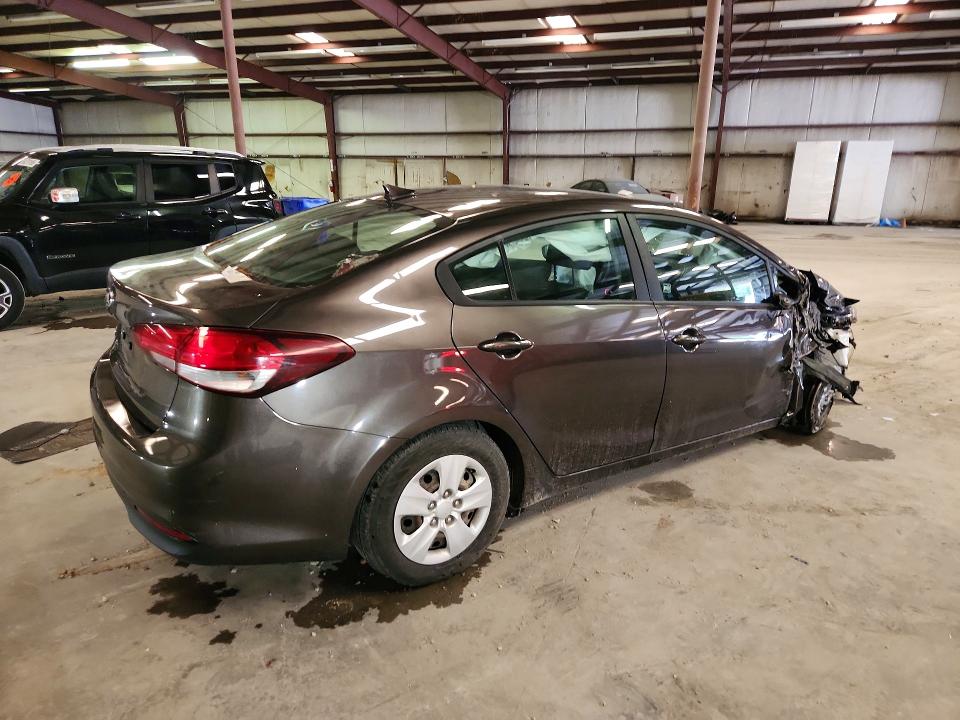 60053876 :رقم المزاد ، 3KPFL4A71JE164628 vin ، 2018 Kia Forte مزاد بيع