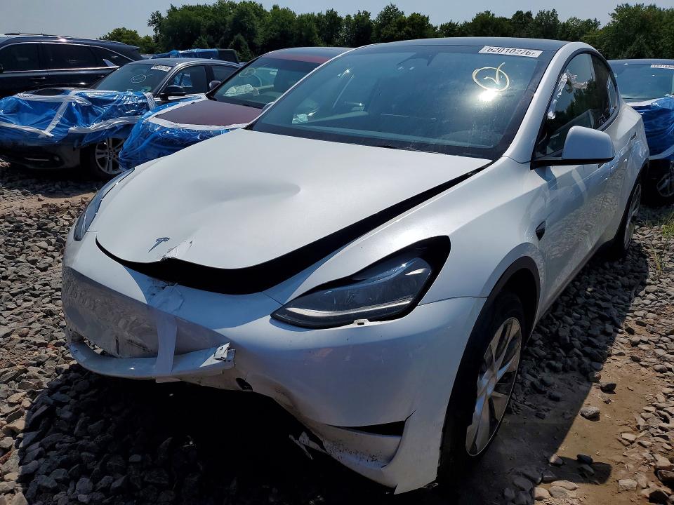 Продажа на аукционе авто 2023 Tesla Model Y, vin: 7SAYGAEEXPF675006, номер лота: 62010276