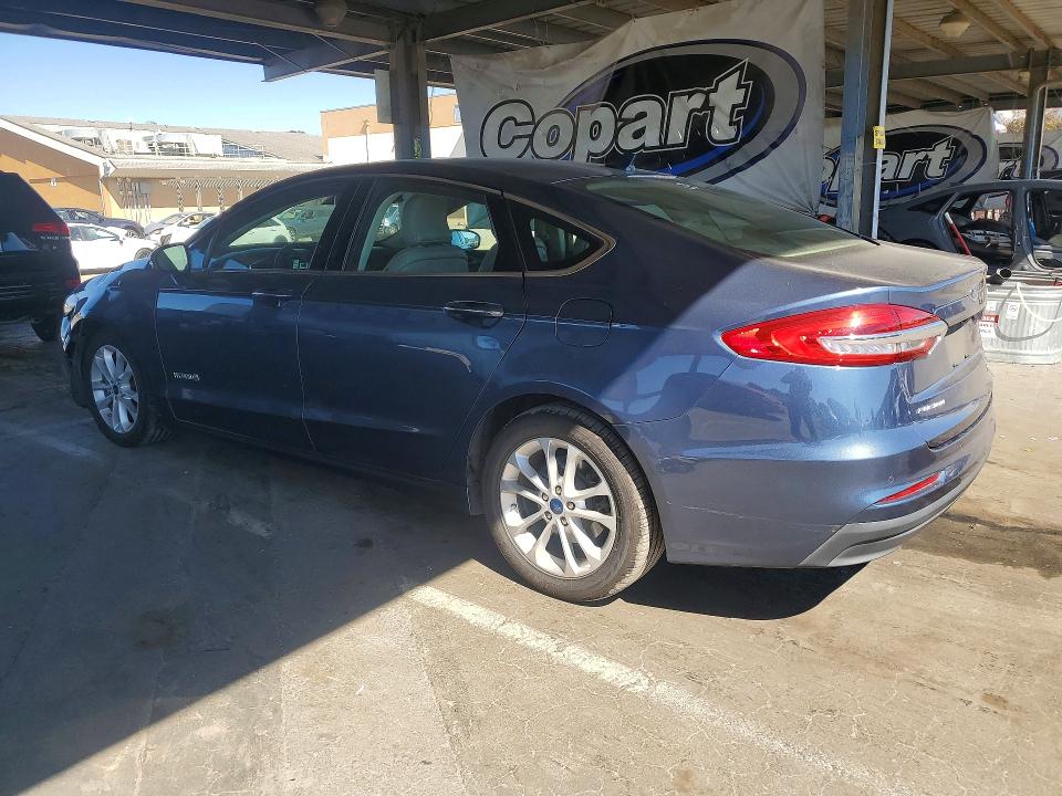 59907946 :رقم المزاد ، 3FA6P0MU9KR135666 vin ، 2019 Ford Fusion مزاد بيع