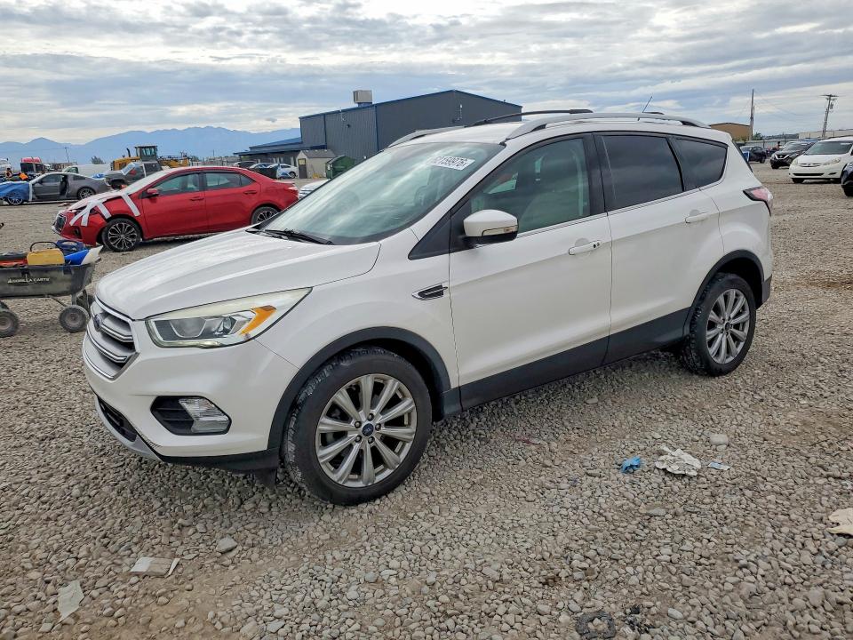 2017 Ford Escape მანქანა იყიდება აუქციონზე, vin: 1FMCU0JD2HUC19545, აუქციონის ნომერი: 62159976