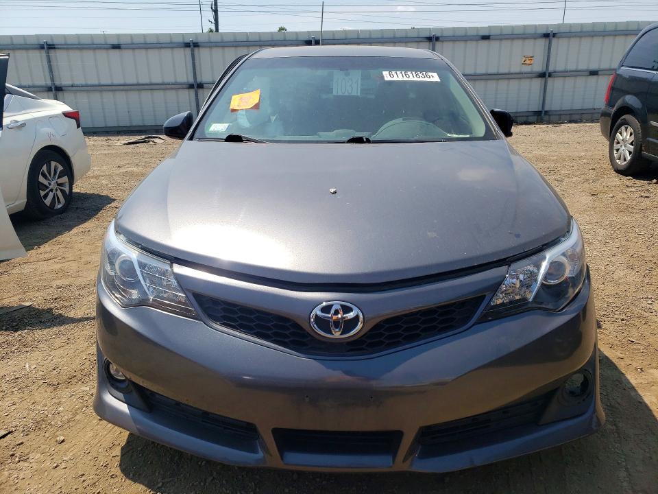 2014 Toyota Camry მანქანა იყიდება აუქციონზე, vin: 4T1BF1FK4EU320357, აუქციონის ნომერი: 61161836